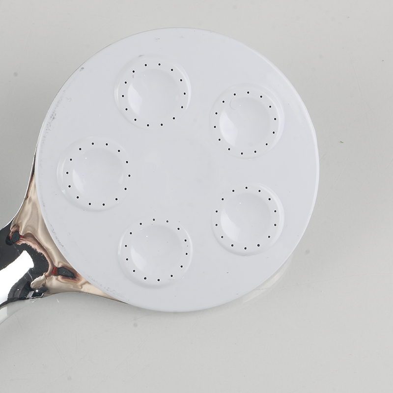 Lille barbarisk brusebad